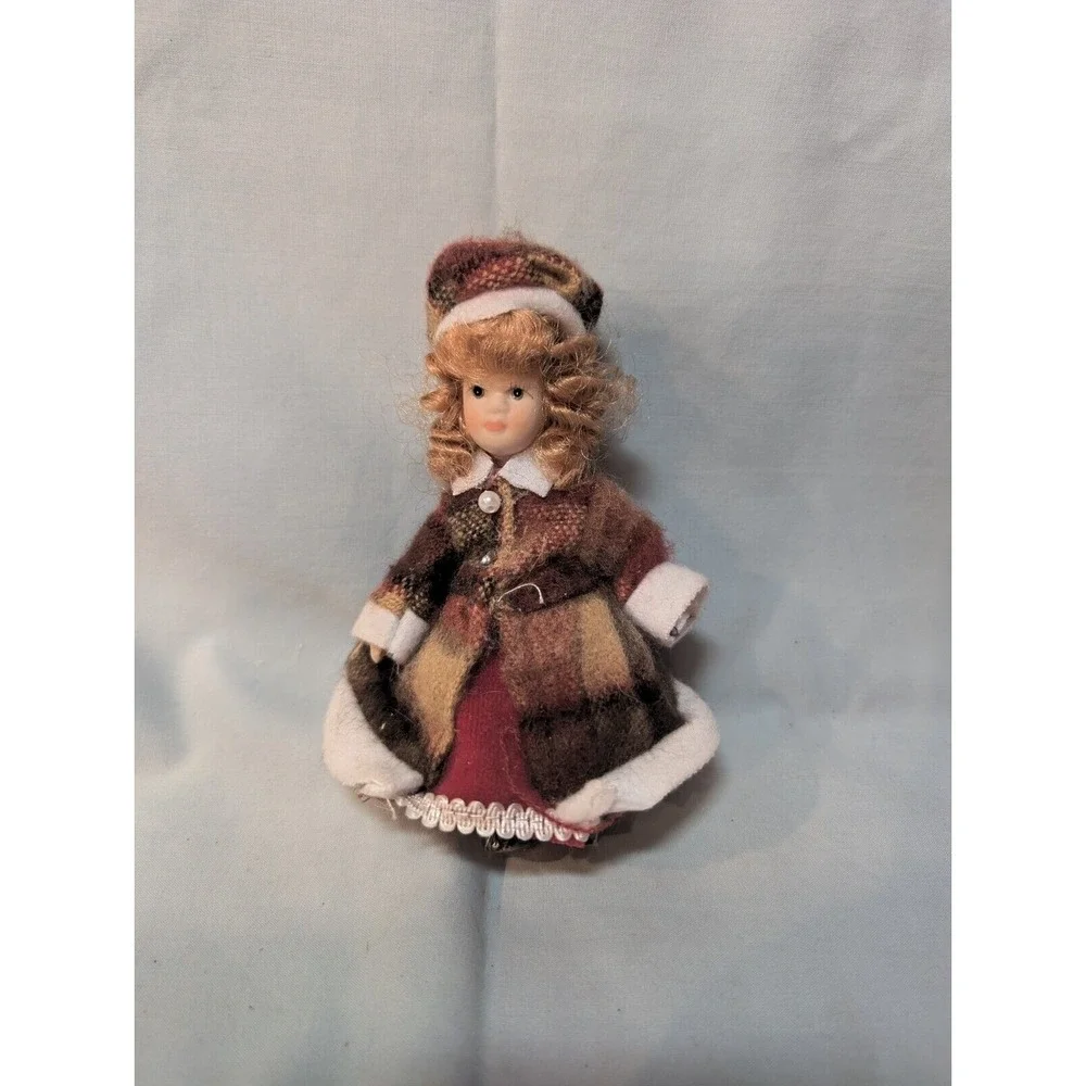 Vintage Porcelain‎ Doll Ceramic Hands And Face Small Plaid Clothing